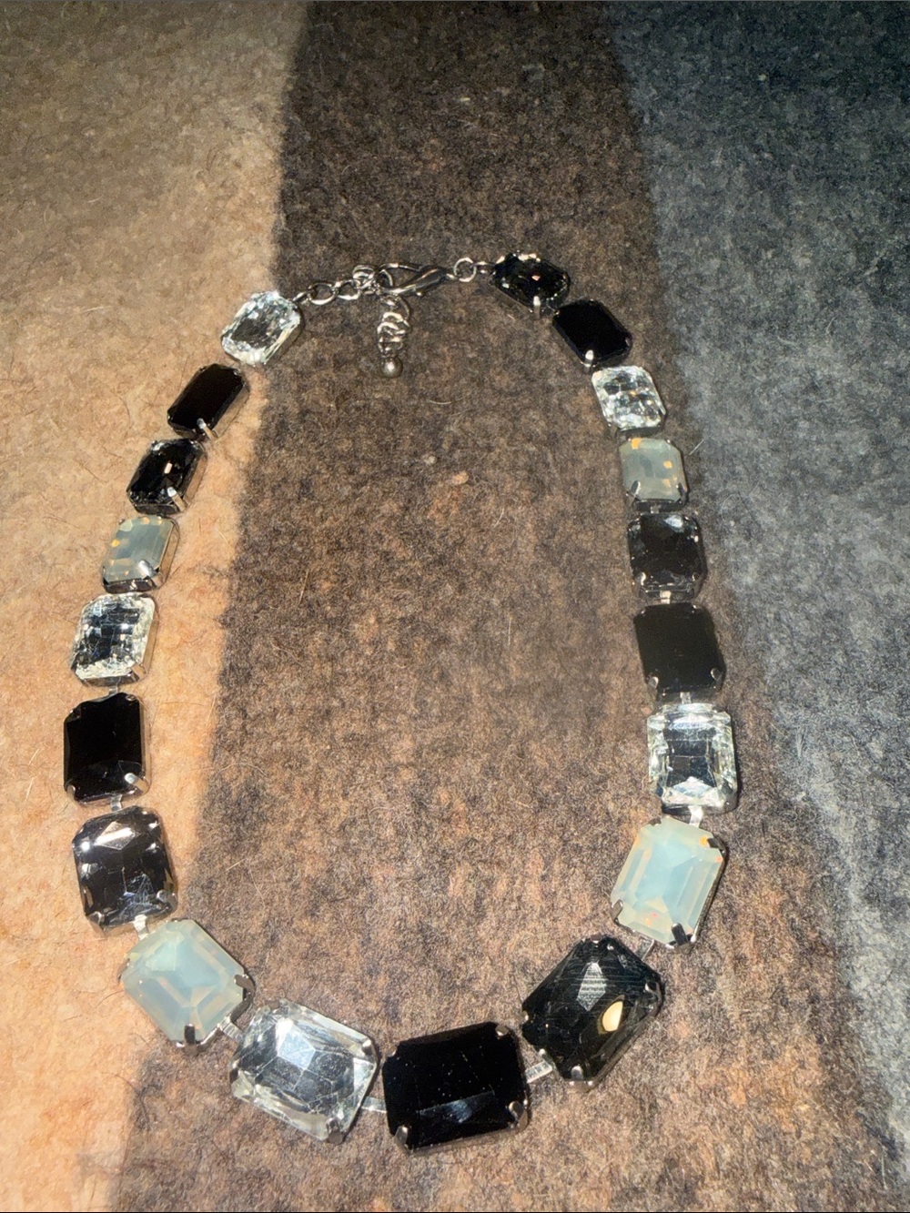 Elegant Black & Clear Statement Necklace - Women Jewelry